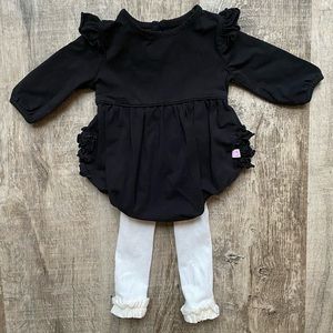 Ruffle butts set. 3-6 months.